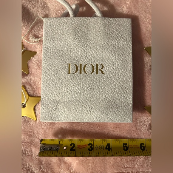DIOR Small white paper shopping bag with four  star ornaments. - Picture 3 of 5